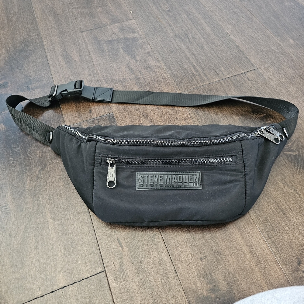 Steve Madden Puffer Travel Nylon Crossbody Bag